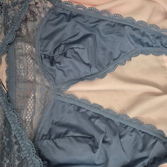 Victoria Secret Halter Style Bralette Dusty Blue Light triangular lining - Picture 8 of 9